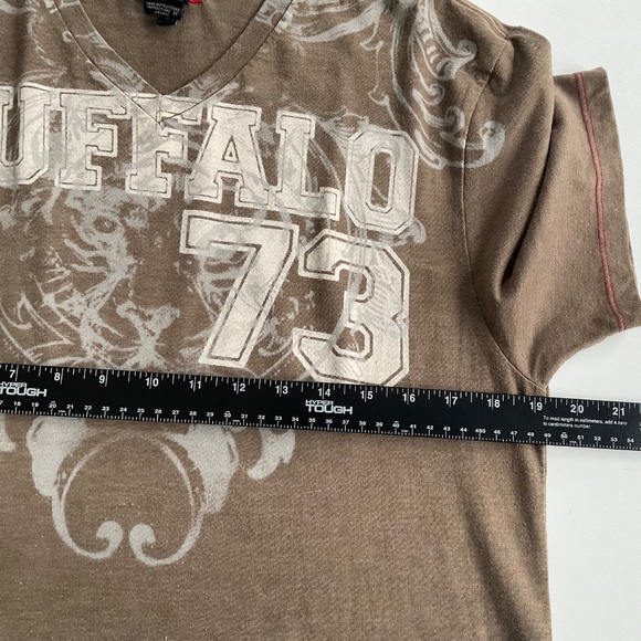 Buffalo David Bitton Graphic T-Shirt Sz L Brown V-Neck Nadema Grunge Y2K 90s - Picture 5 of 6